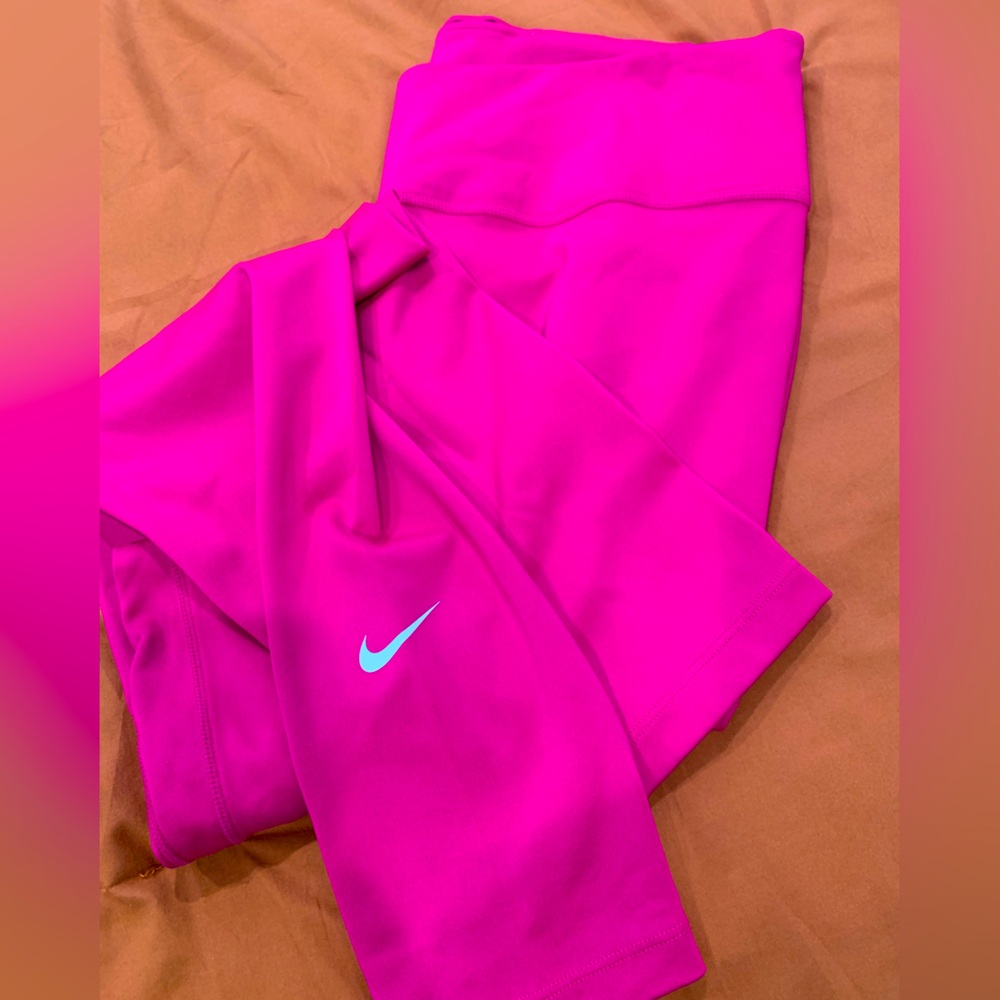 Raspberry Nike leggings size large